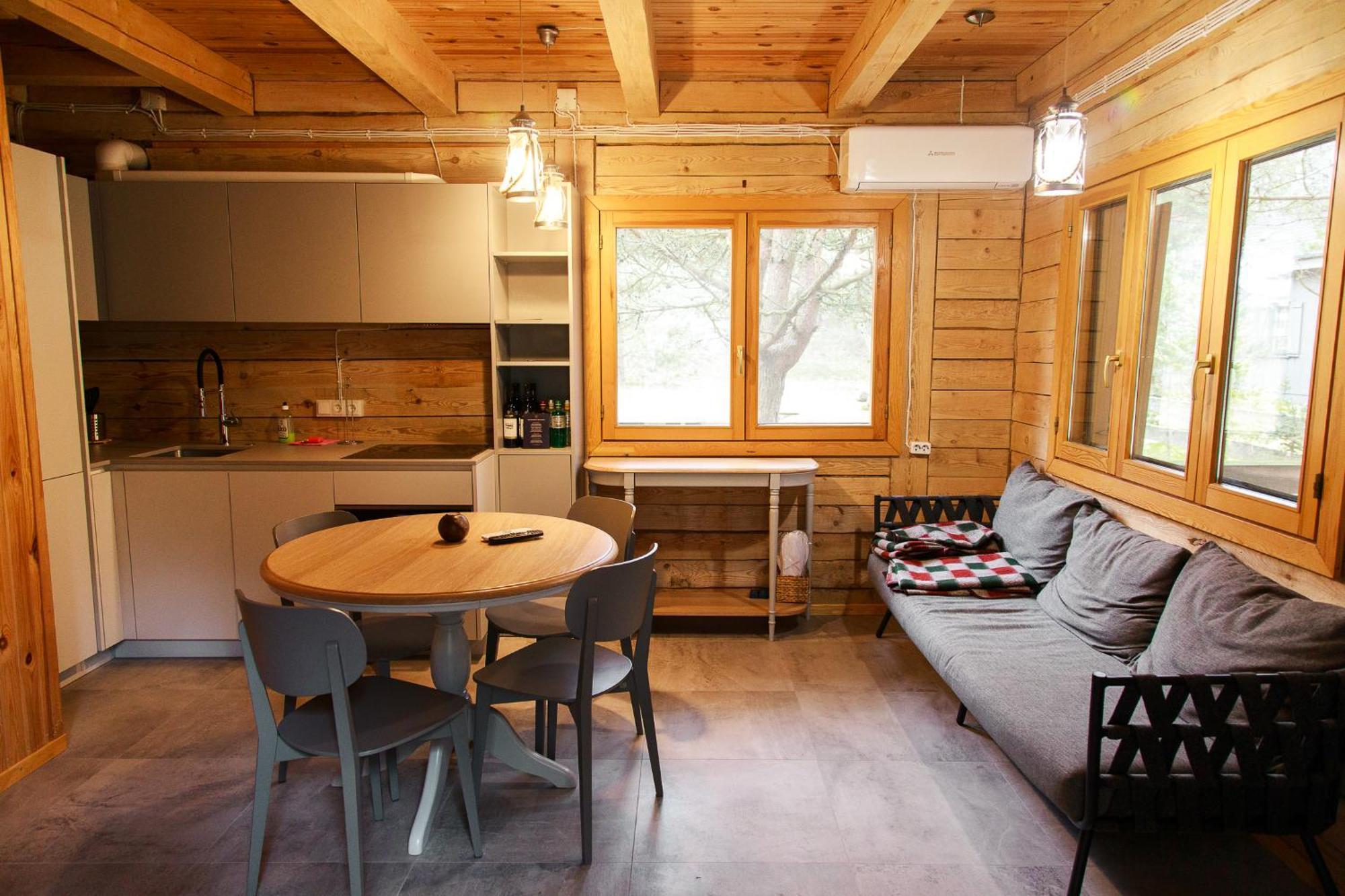 Roze Guest Houses Sklandas Bernati Exterior photo