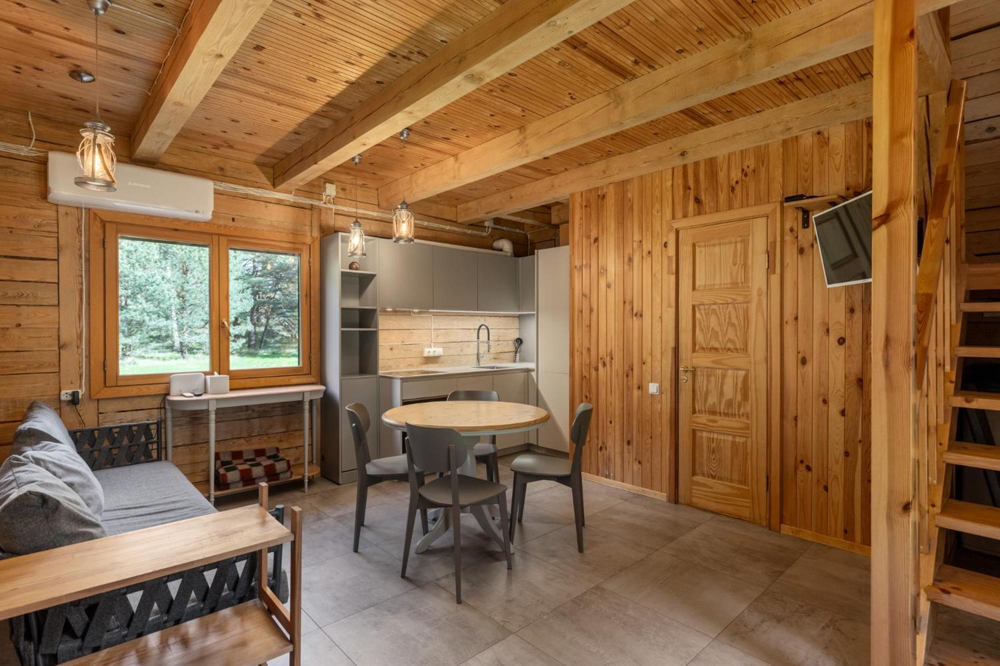 Roze Guest Houses Sklandas Bernati Exterior photo